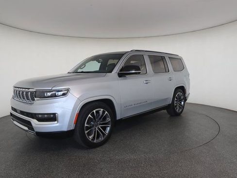 Used 2023 Jeep Grand Wagoneer Series III AWD/4WD image 2