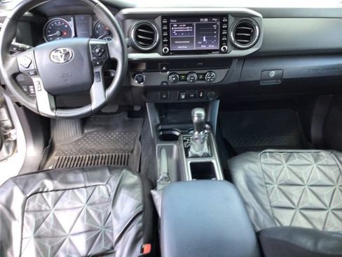Used 2020 Toyota Tacoma TRD Sport RWD image 44