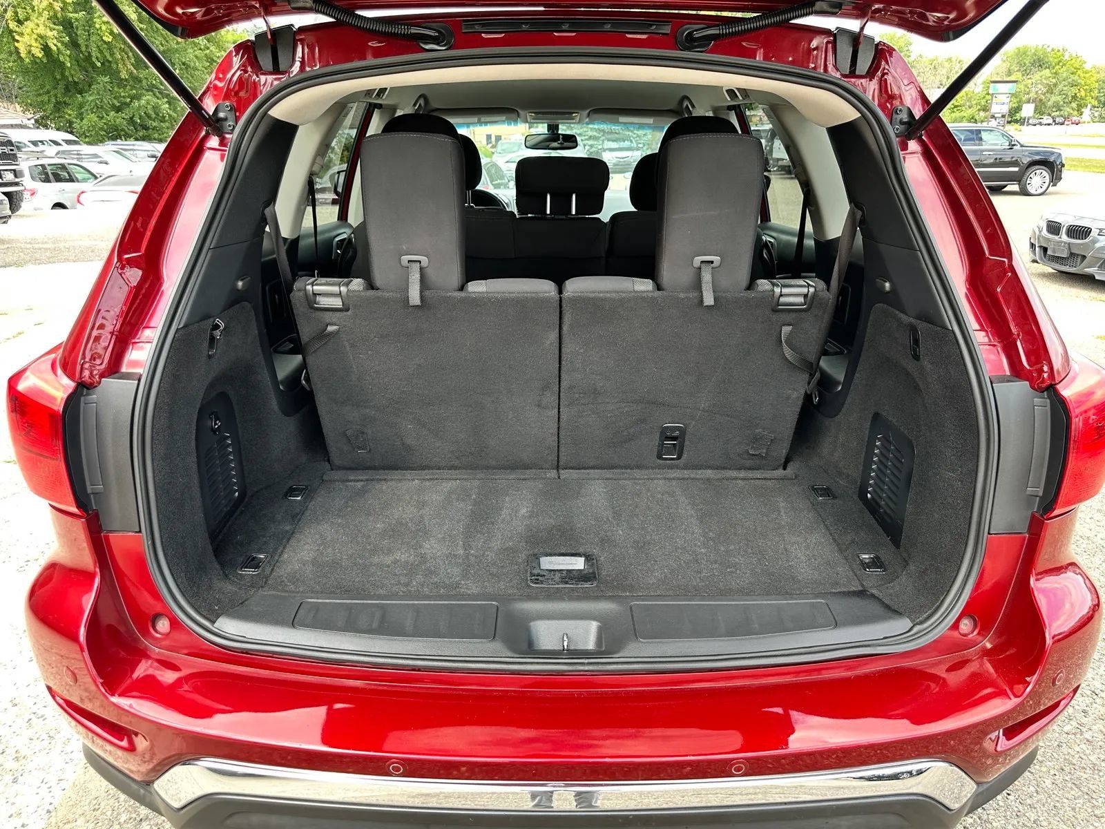 Used 2020 Nissan Pathfinder SV AWD/4WD image 21