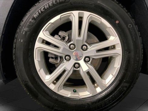 Used 2024 GMC Terrain SLE FWD image 9