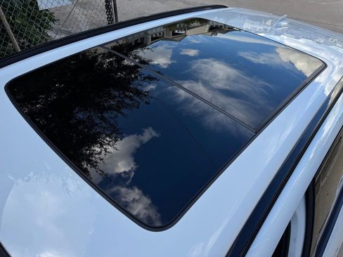 Used 2022 BMW X5 xDrive40i w/ M Sport Package image 14