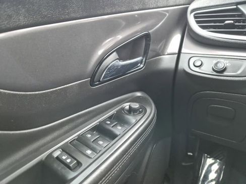 Used 2021 Buick Encore Preferred image 44