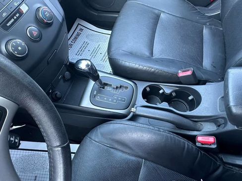 Used 2012 Hyundai Elantra FWD image 17