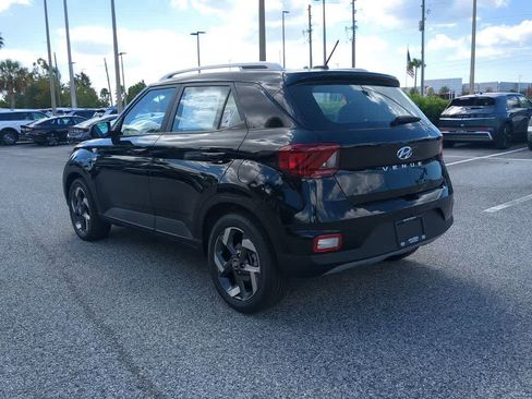 New 2026 Hyundai Venue SEL FWD image 4