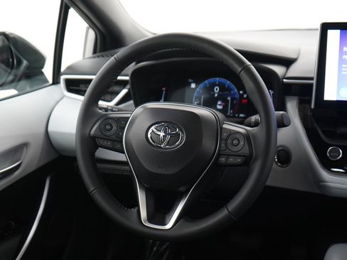 Used 2025 Toyota Corolla SE FWD image 14