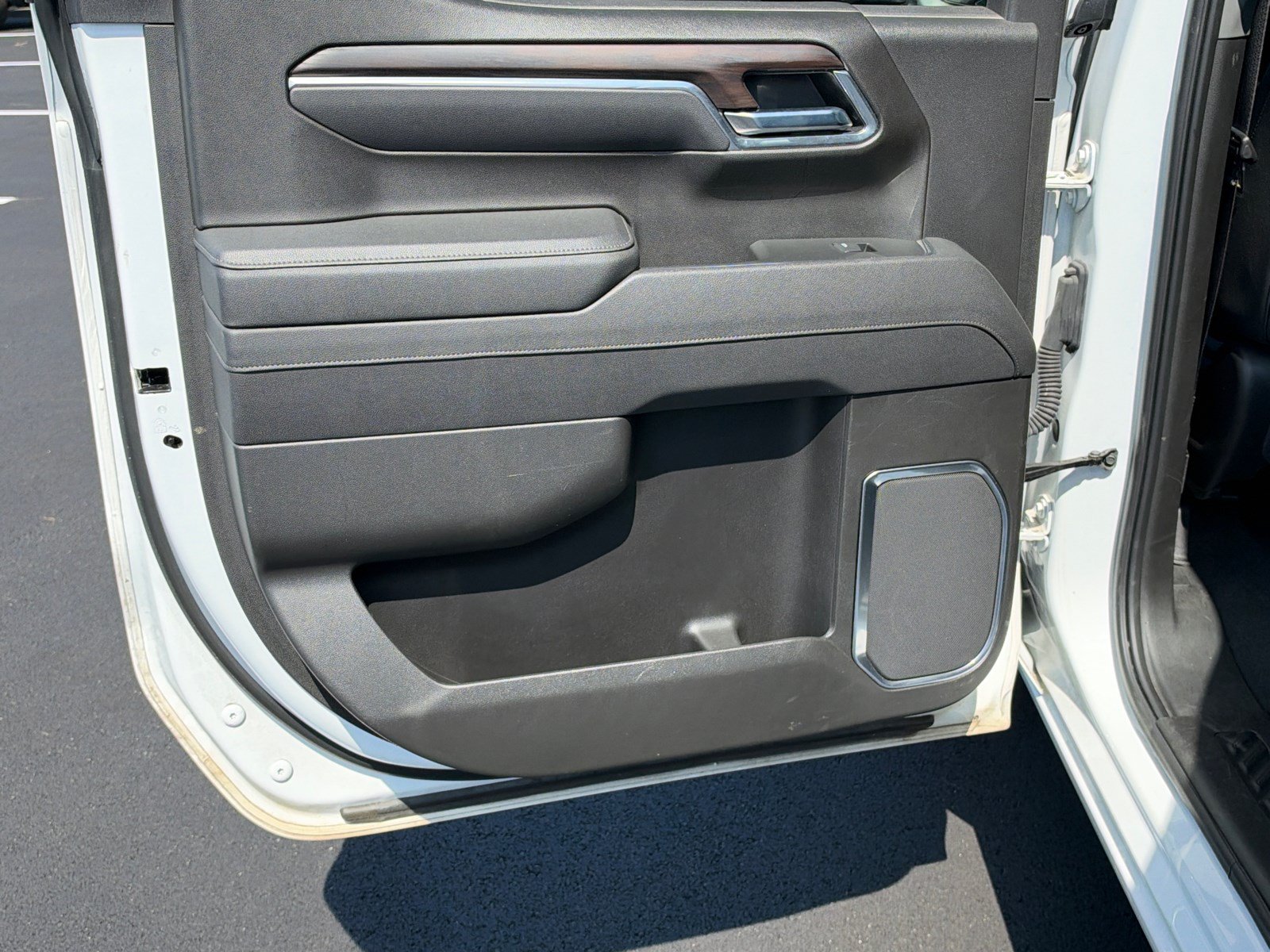 Used 2025 GMC Sierra 1500 SLT AWD/4WD image 21