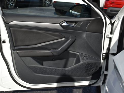 Used 2024 Volkswagen Jetta Sport image 12