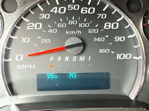 Used 2017 Chevrolet Express 2500 RWD image 10
