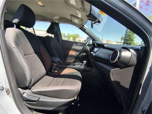 Used 2021 Nissan Kicks SR w/ Exterior Package FWD image 13