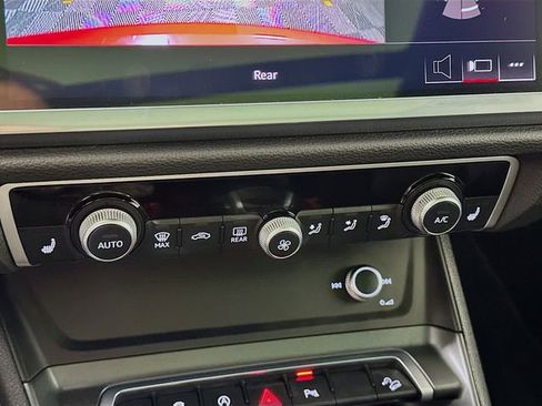 Used 2023 Audi Q3 2.0T Premium w/ Black Optic Sport Package image 16