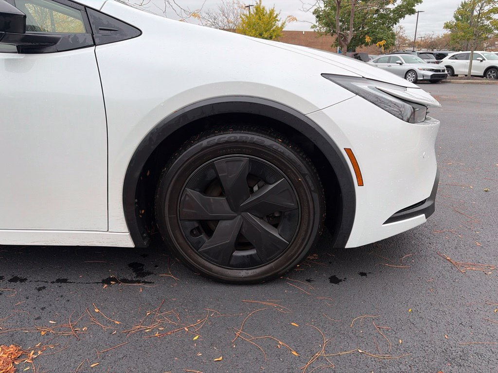 Used 2023 Toyota Prius Prime FWD image 4