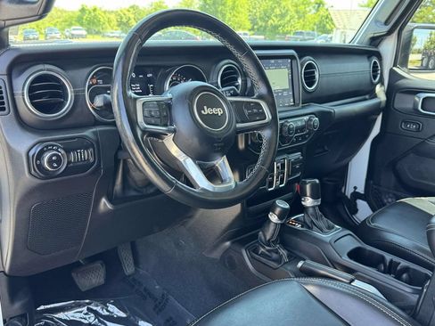 Used 2021 Jeep Gladiator Overland w/ Popular Equipment Package AWD/4WD image 2