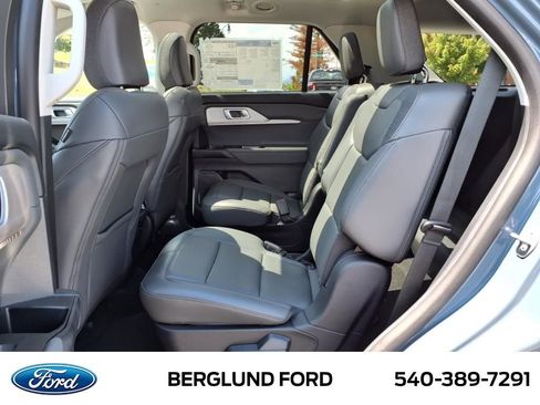 New 2025 Ford Explorer Active w/ Active Comfort Package image 7