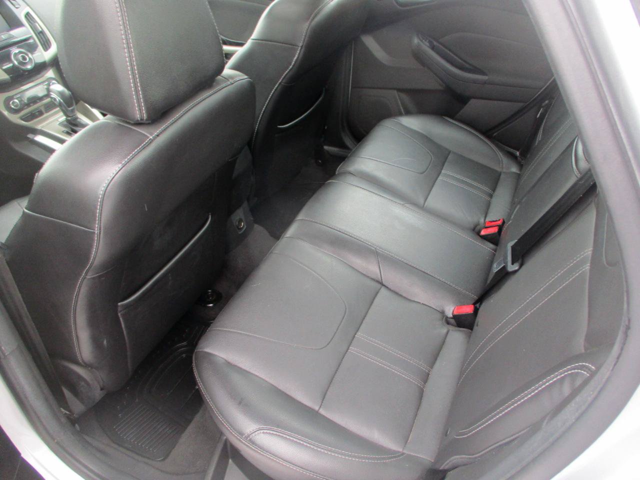 Used 2012 Ford Focus SEL FWD image 10