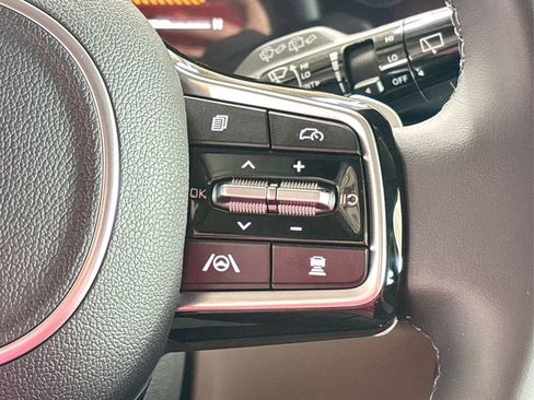 New 2026 Kia Carnival EX image 18