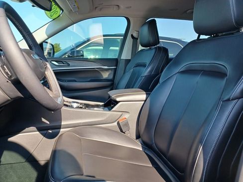 Used 2023 Jeep Grand Cherokee L Limited AWD/4WD image 5