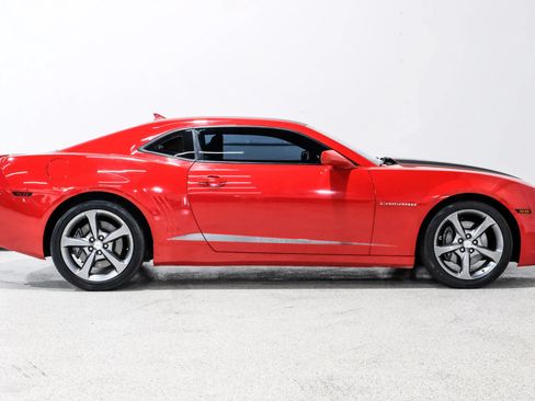 Used 2013 Chevrolet Camaro SS w/ RS Package RWD image 5
