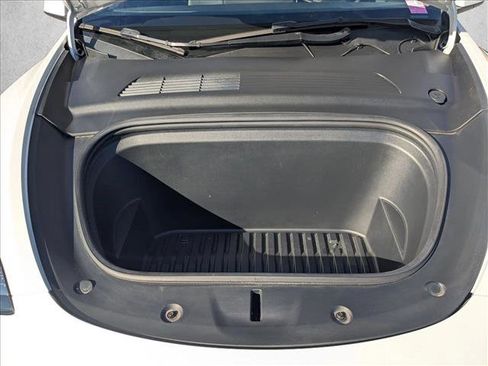 Used 2021 Tesla Model Y Long Range image 22