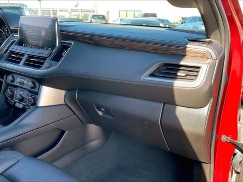 Used 2021 Chevrolet Tahoe LT w/ Luxury Package image 16