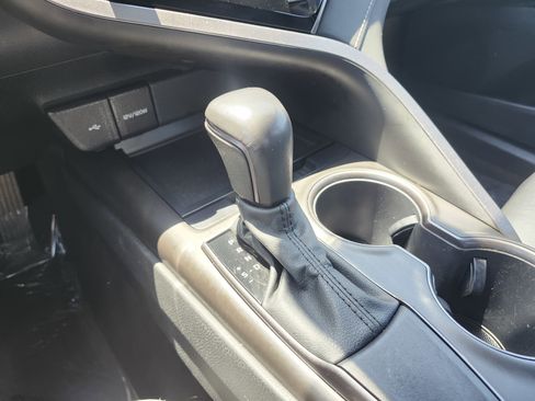 Used 2021 Toyota Camry SE FWD image 29