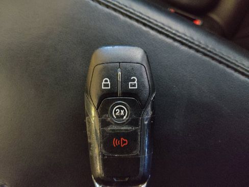 Used 2015 Lincoln MKC FWD image 32