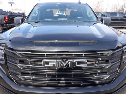Used 2023 GMC Sierra 1500 Pro w/ Graphite Edition image 6