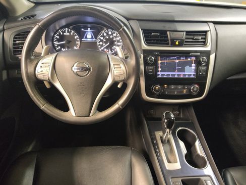 Used 2018 Nissan Altima 2.5 SR w/ SR Midnight Edition FWD image 22