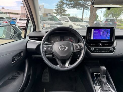 Used 2023 Toyota Corolla LE FWD image 2