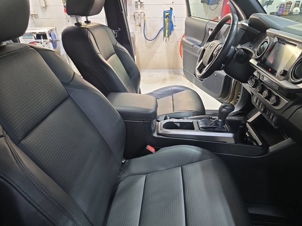 Certified 2018 Toyota Tacoma Limited AWD/4WD image 14