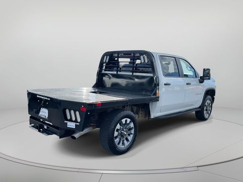 Used 2023 Chevrolet Silverado 2500 Custom w/ Custom Value Package image 3
