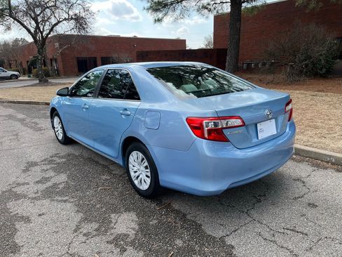 Used 2012 Toyota Camry LE image 3