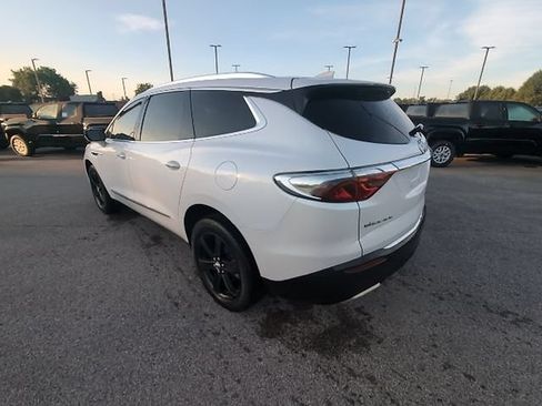 Used 2023 Buick Enclave Essence w/ Sport Touring Edition FWD image 9