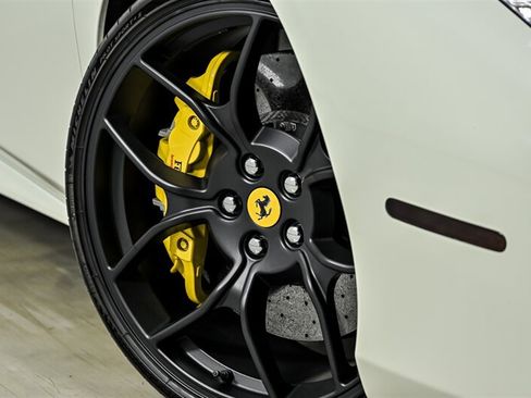 Used 2019 Ferrari 488 Spider RWD image 3