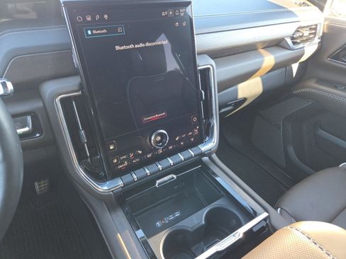 Used 2025 GMC Yukon XL Denali Ultimate image 38