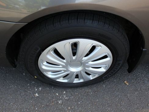 Used 2006 Toyota Corolla CE FWD image 18