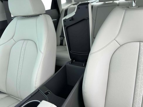 New 2025 Hyundai Sonata Limited image 18