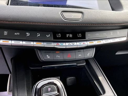 Used 2023 Cadillac XT4 Sport w/ LPO, Onyx Lite Package FWD image 32