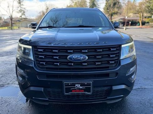 Used 2017 Ford Explorer Sport image 2