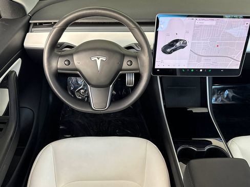 Used 2020 Tesla Model 3 Performance image 4