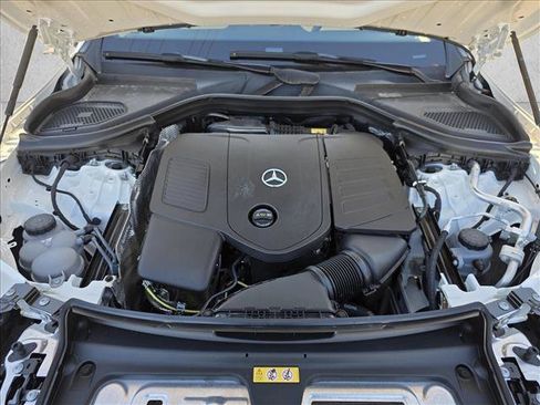 Used 2025 Mercedes-Benz GLC 300 4MATIC image 26
