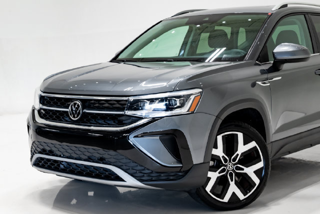 Used 2023 Volkswagen Taos SEL AWD/4WD image 4