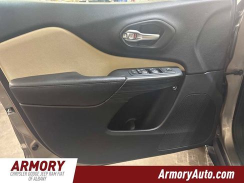 Used 2016 Jeep Cherokee Latitude w/ Comfort/Convenience Group image 7