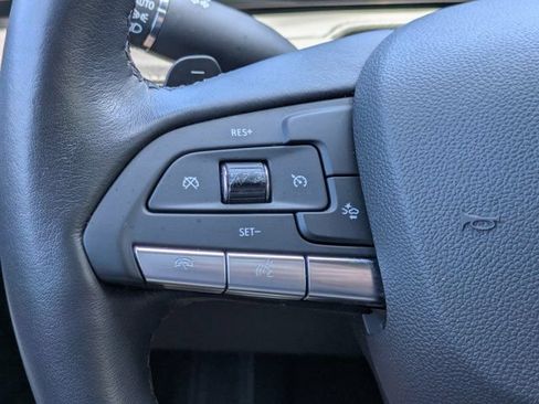 Used 2025 Cadillac XT4 Premium Luxury FWD image 21