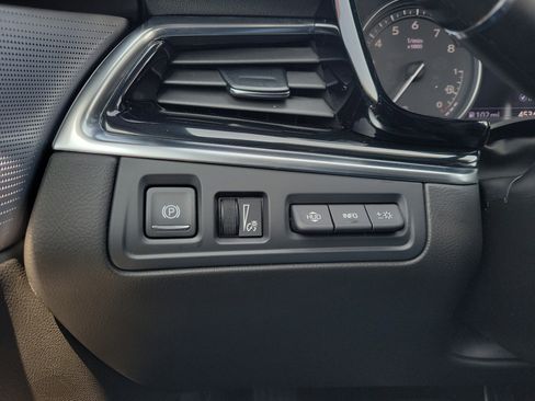 Certified 2024 Cadillac XT6 Sport w/ LPO, Onyx Lite Package image 30