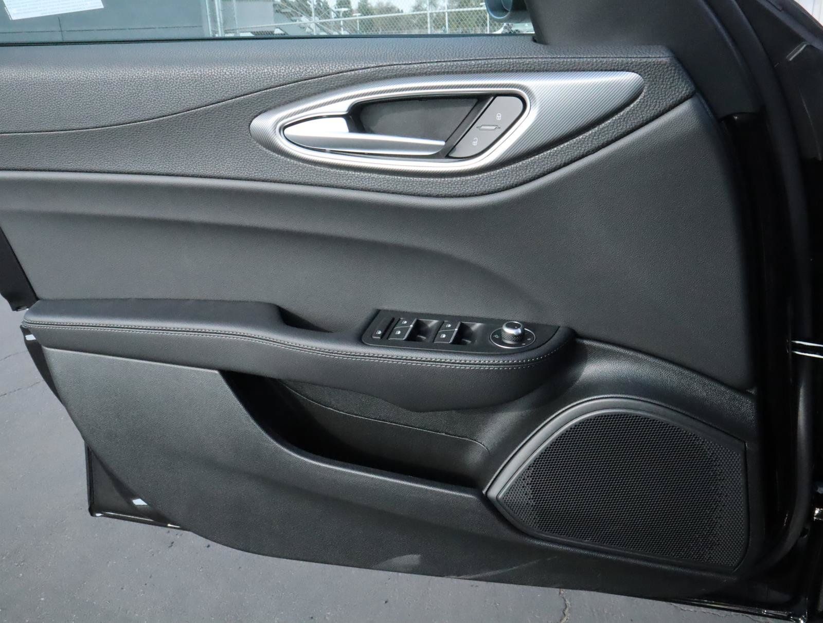 New 2025 Alfa Romeo Giulia w/ Veloce Package Rwd image 16