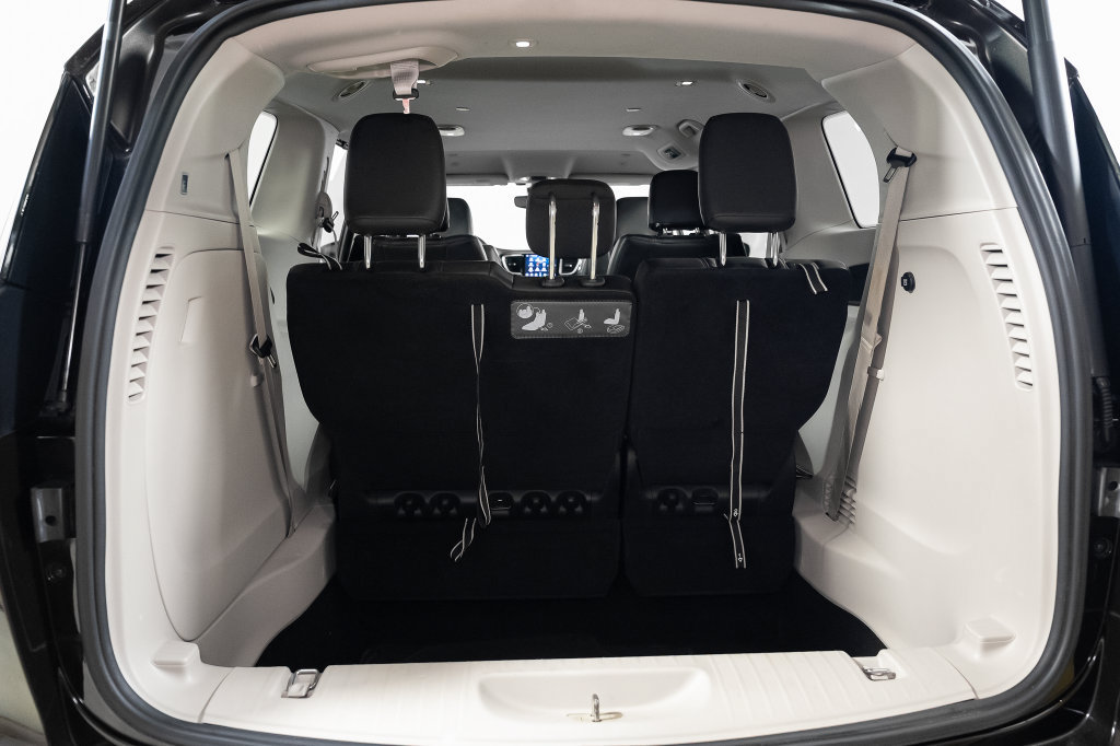 Used 2018 Chrysler Pacifica Touring-L w/ Advanced Safetytec Group FWD image 40