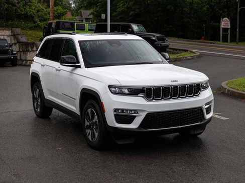 Used 2024 Jeep Grand Cherokee Limited 4xe AWD/4WD image 3