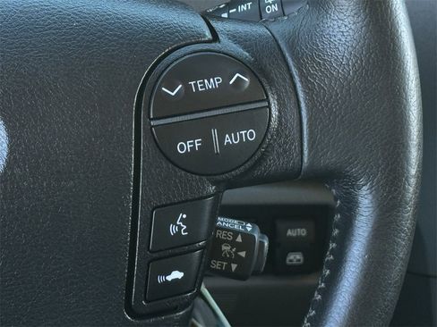 Used 2013 Toyota Sequoia Platinum image 16