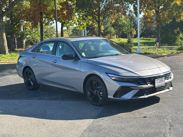 Used 2026 Hyundai Elantra SEL Sport Premium FWD image 3