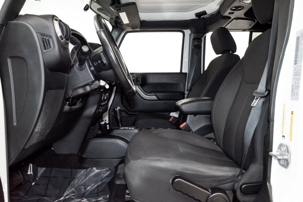 Used 2018 Jeep Wrangler Unlimited Sport w/ Connectivity Group AWD/4WD image 11